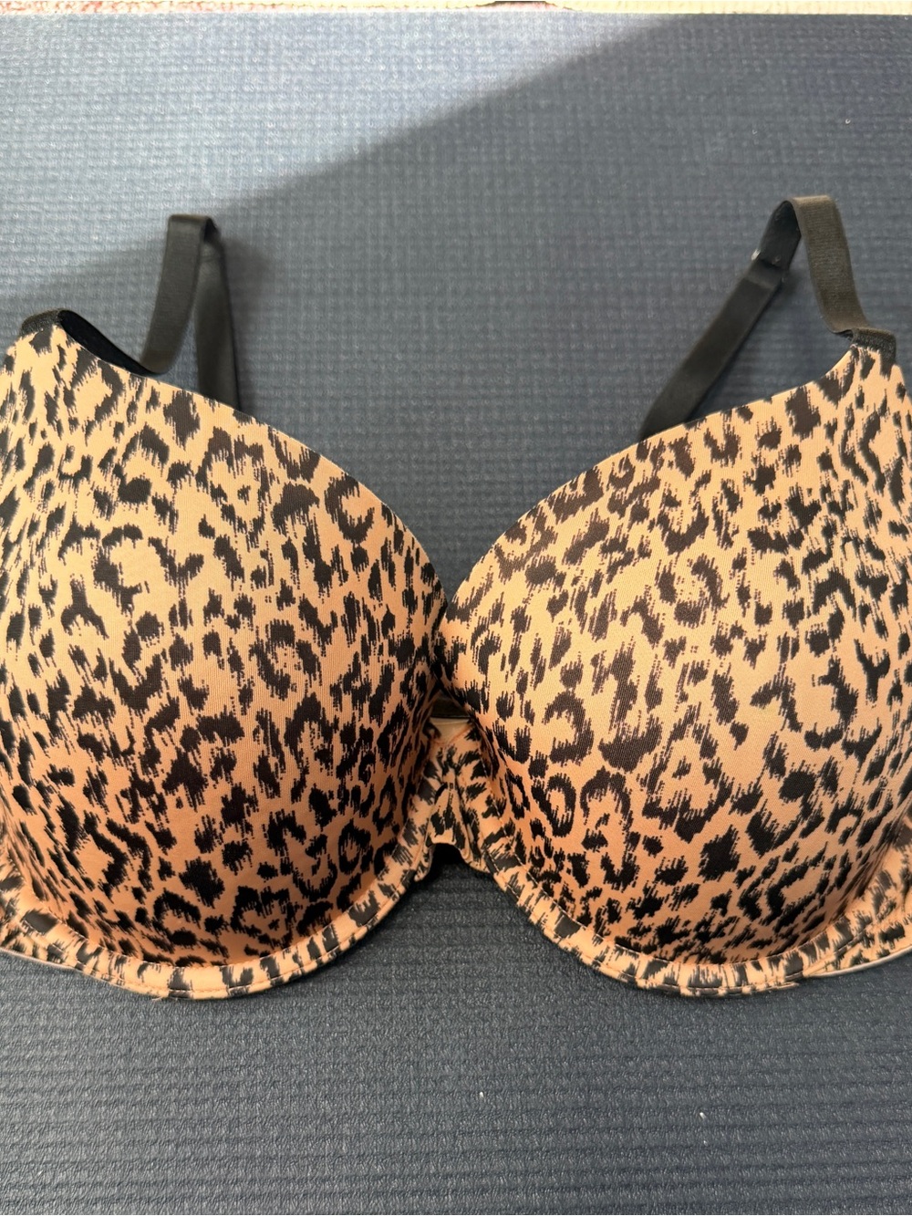 Victoria's Secret Leopard Print T-Shirt Bra - Black & Tan Size 32 DDD